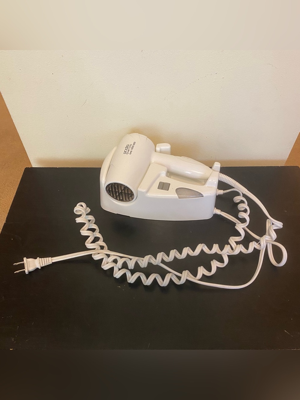 Andis Quiet Turbo Ionic Hair Dryer 1200/1600 White FOR PARTS